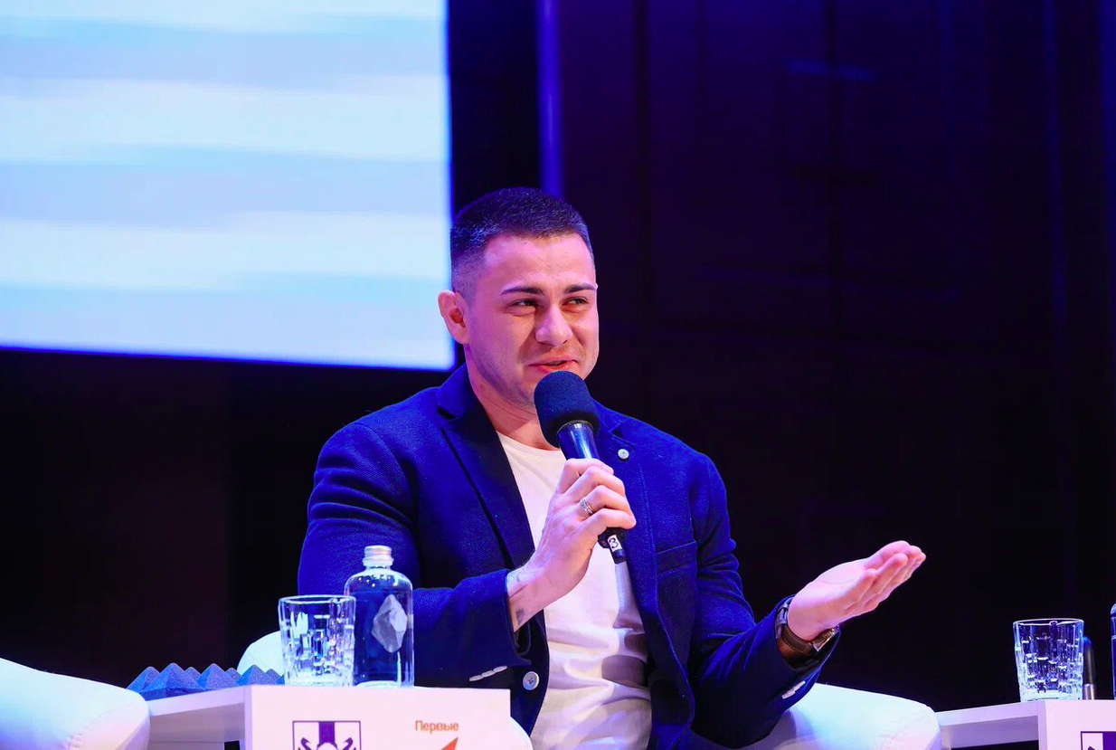 Фото Блогер-миллионник, интервью юнкоров и борьба с фейками. Как в Новосибирске прошёл крупнейший молодёжный медиафорум – ФОТОРЕПОРТАЖ 33 - Сиб.ФМ Фото Блогер-миллионник, интервью юнкоров и борьба с фейками. Как в Новосибирске прошёл крупнейший молодёжный медиафорум – ФОТОРЕПОРТАЖ 33